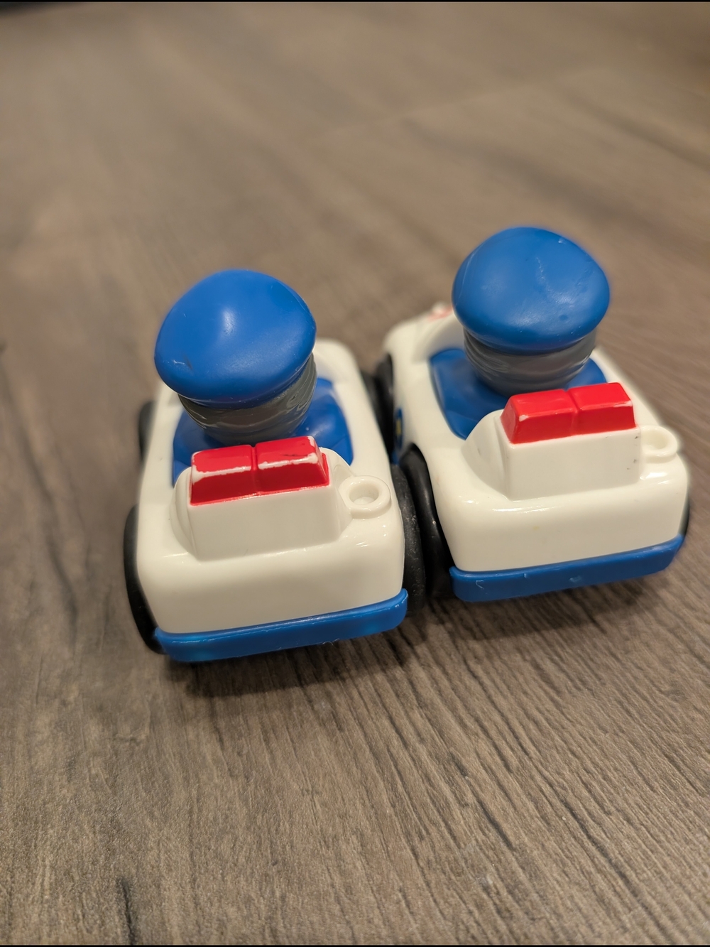 Fisher Price Little People Wheelies Police Men - Picture 2 of 2